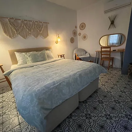 לינה וארוחת בוקר Arden's House
