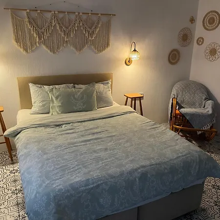 לינה וארוחת בוקר Arden's House