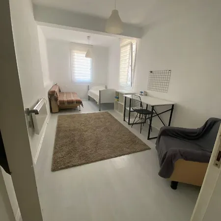 לינה וארוחת בוקר Arden's House *