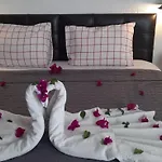Arden's House 4* بودروم