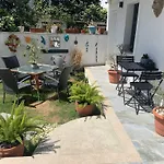 Arden's House بودروم