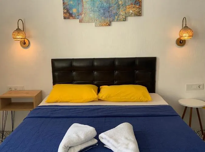 Arden's House 4*