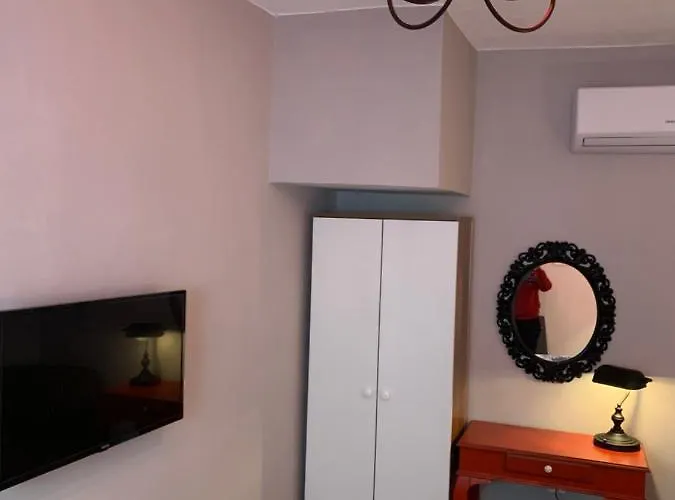 Arden's House Bed & Breakfast 4*