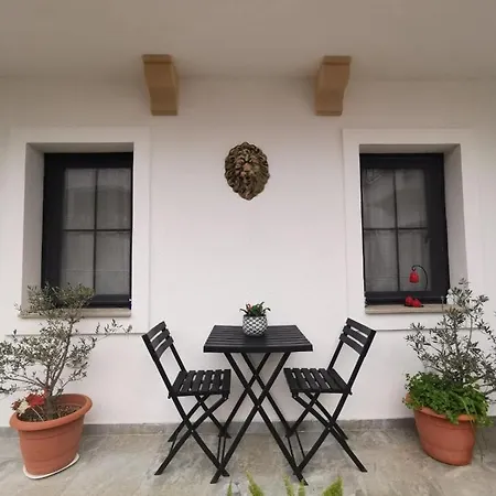 Arden's House לינה וארוחת בוקר בודרום