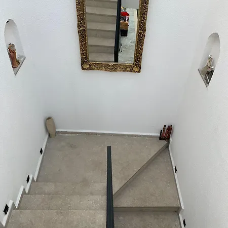 לינה וארוחת בוקר Arden's House בודרום